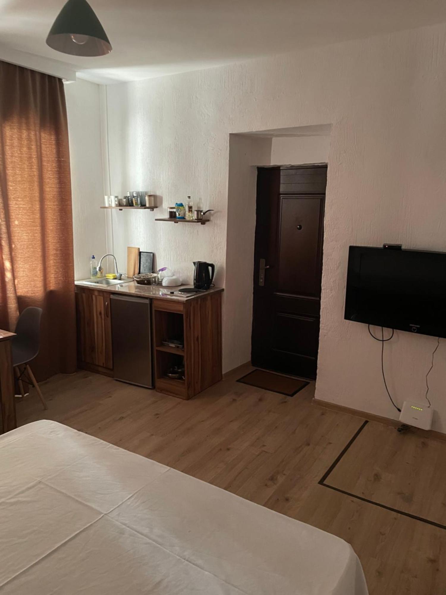 Apartment In The City Center With The Garden Jerevan Exteriör bild